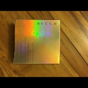 Becca light chaser highlighter PEARL FLASHES GOLD